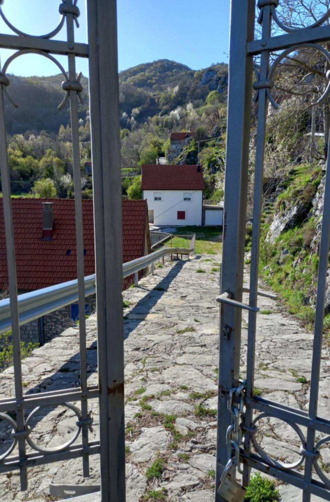 Konak Ugnji-Village Cetinje Exterior foto
